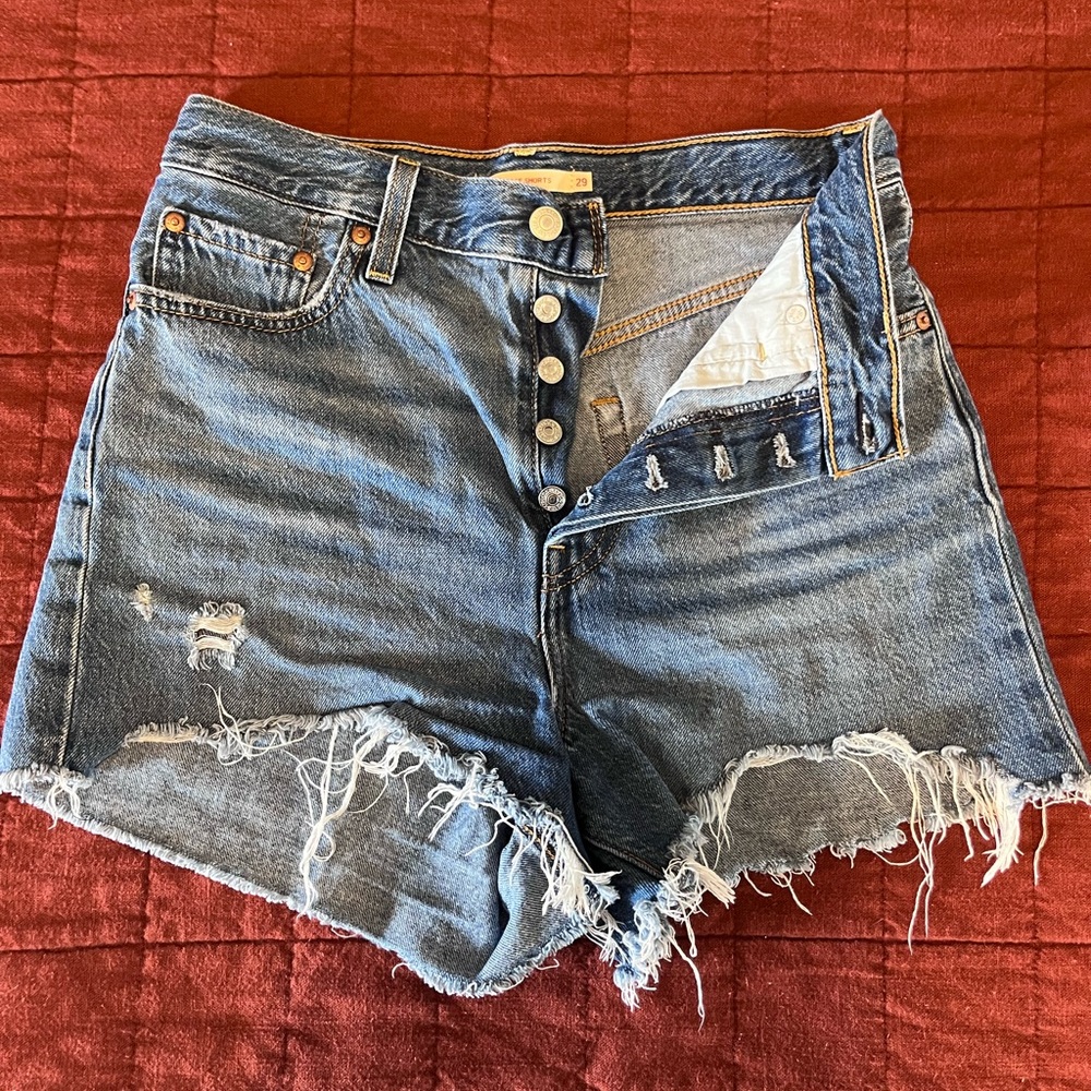 Levi’s Ribcage High Wasted Short